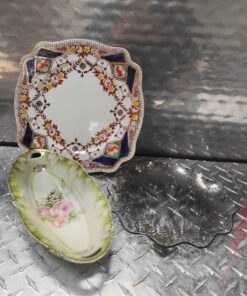 3 English plates