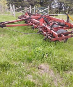 21 foot cultivator with hydraulic wings....made by McKee bros in Elmira