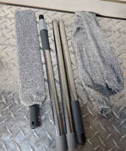 Extendable duster with refills