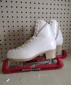 Figure skates