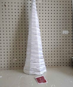 White tree decoration