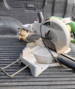 Sliding radial arm saw