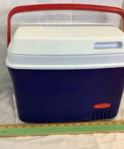 Rubbermaid Cooler