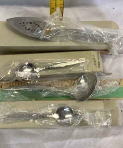 Oneida Venetia Accessory Pieces