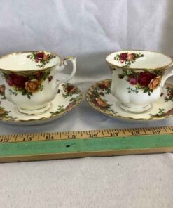 Royal Albert Old Country Roses Cups & Saucers
