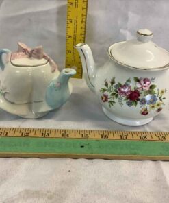 2 Teapots