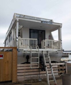 Sunseeker House Boat "Lucky Luc" with a inboard Mercruiser