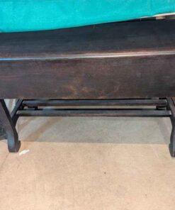 Storage bench with bottom tier