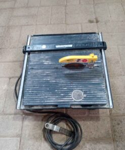 Wet tile saw cutter in great working condition