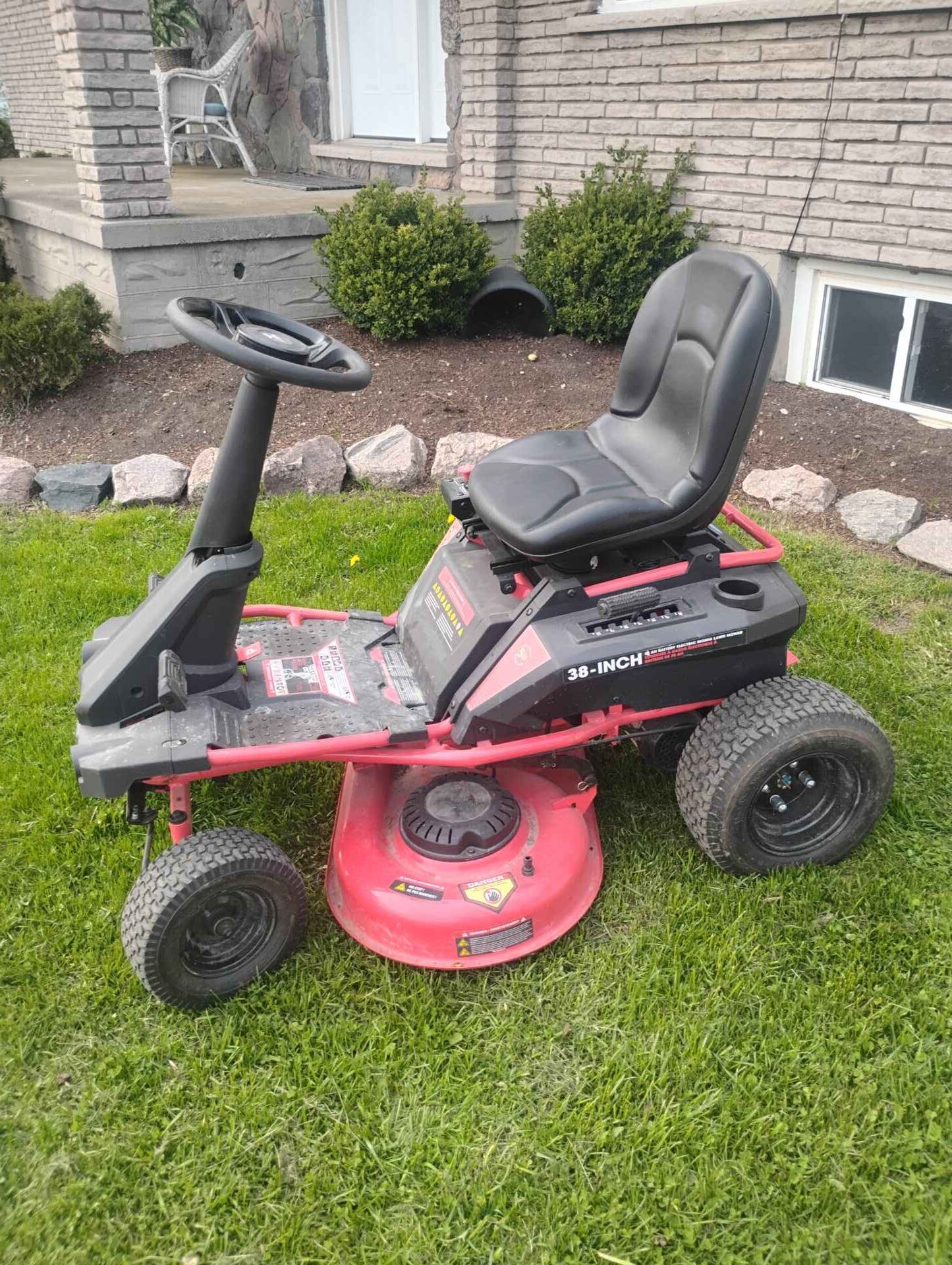 36" electric lawnmower including battery charger
