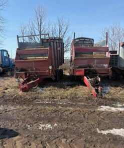 Forage King Wagon 16 ft Unit on the Right