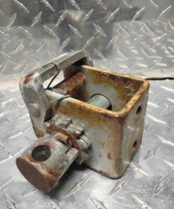 Bolt or weld on tie down wratchet