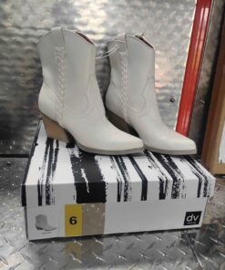 Size 6 white ladies cowboy boots