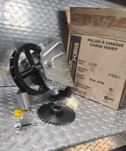 Garage door chain hoist