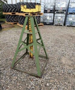 Sprayer Jackstand