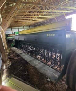 John Deere 8300