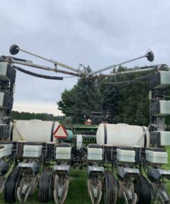 *SOLD* - New Idea 9800 corn planter