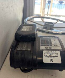 Makita Charging dock and battery