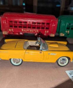 Die Cast Model Thunderbird scale 1/24