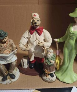 Figurines