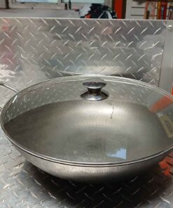 Large wok with clear lid