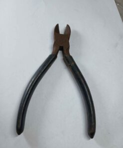 Black side cutters