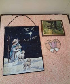 3 assorted wall decor
