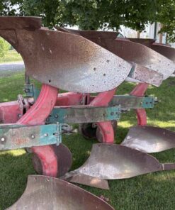 Kvernland 3 furrow rollover plow