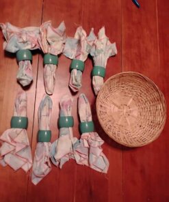 8 dinner napkins set with basket