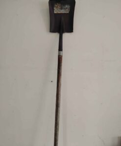 Flat shovel.. good condition