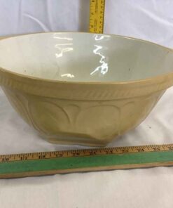 1970 Greens 12 1/4” d Gripstand Mixing Bowl