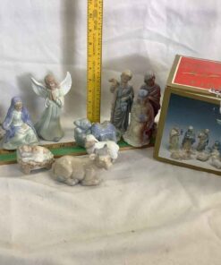 11pc Porcelain Nativity Set