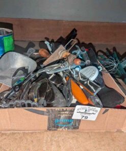 Scoop and assorted kitchen utensils