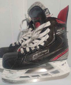 Boys size 2 ice skates