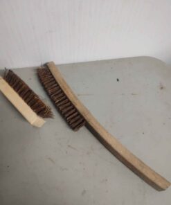 Set of two wire brushes