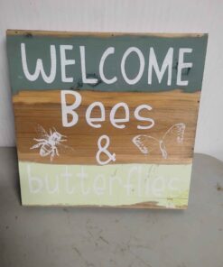 Welcome bees and butterflies decor