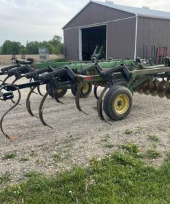 John Deere 714 chisel plow