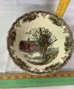 Friendly Village round serving bowl 8”