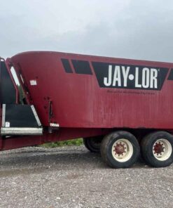 2016 Jaylor 5850 TMR Mixer, Twin Screw Augers, Knives Practically New