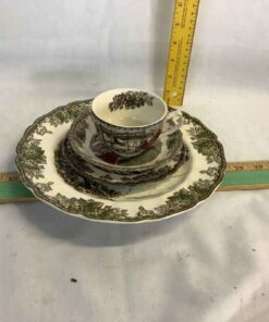 Friendly Village 4pc place setting