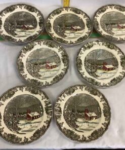 Friendly Village 10” Plates (7)