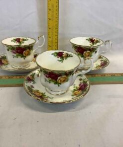Royal Albert Old Country Roses Cups & Saucers (3)