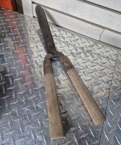 Grass shears