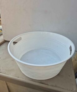 Large wash basin with handles