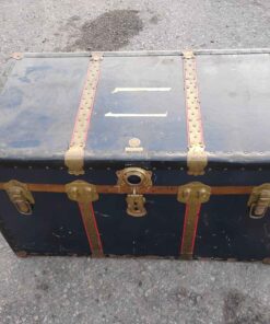 Heavy duty sea faring trunk