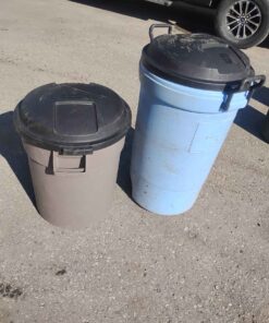 Brown and blue waist cans with lid