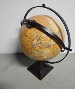 Desktop globe when the power goes out and all else fails you got some point of reference