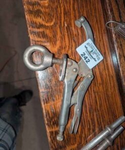 Drill press locking clamp