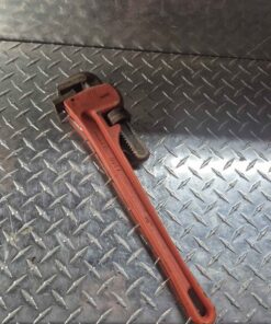 18-in pipe wrench