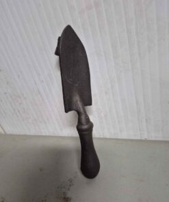 Garden digger die cast door knocker